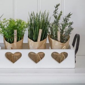 18SS48 a White Hearts Wooden Trug with Handles