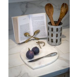 16SS18 Natural White Marble Heart Chopping Board